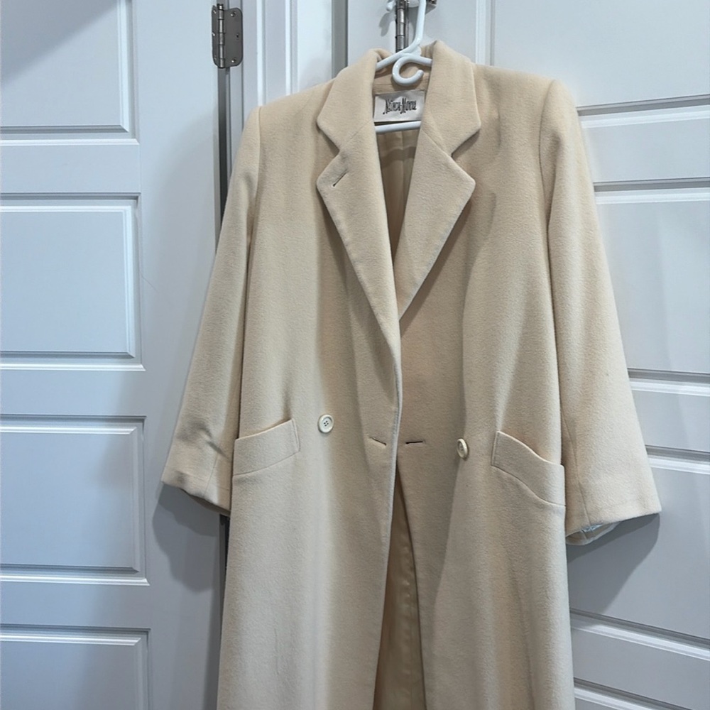 Neman Marcus cashmere coat size 12